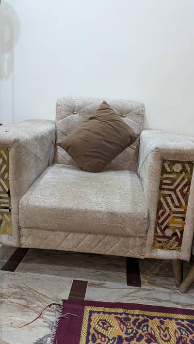 7 seater + central table