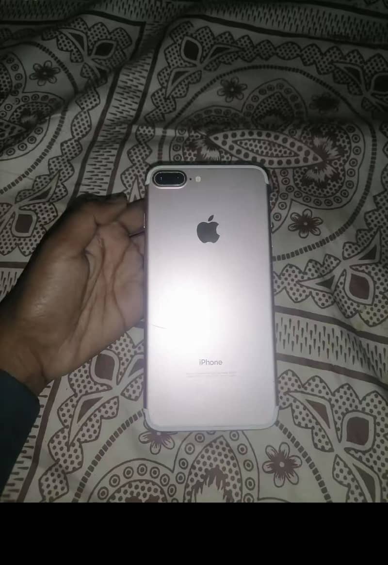 iPhone 8 Plus 1