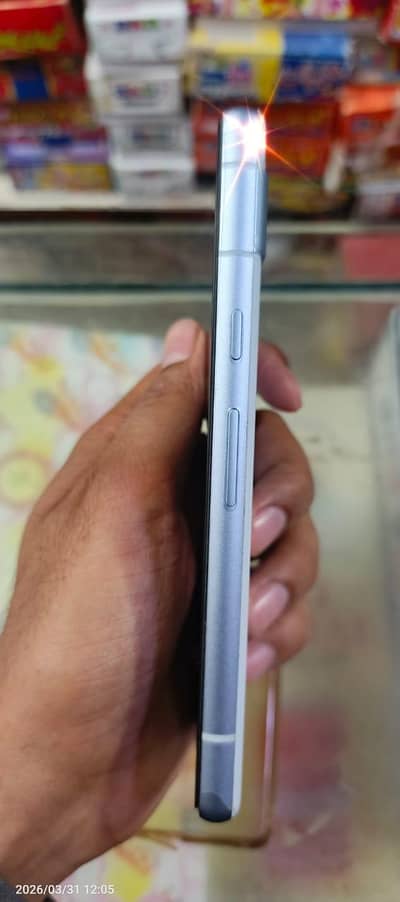 10/10 all okay set Google pixel 7a. blue color