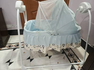 Electric Baby Swing with Remote – Excellent Condition