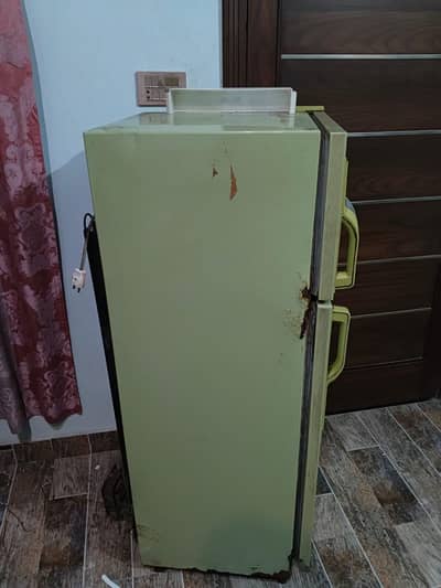 old model Running condition Dawlance fridge