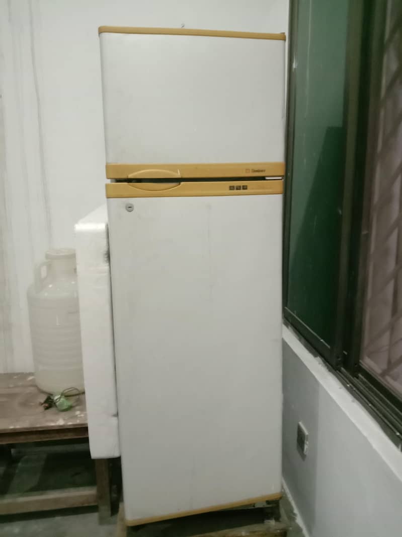 refrigerator 0