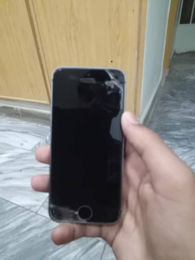 IPHONE 5S IN GOOD CONDITION