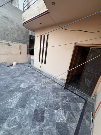 10marla uper purshin for rent in 2bad room TV lounge kichen with dring room giraj bajli pani gas available total marble floors