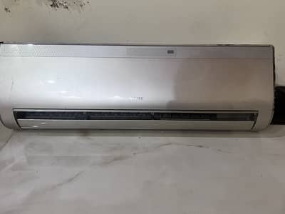 Gree dc inverter 1.5 ton used for sale