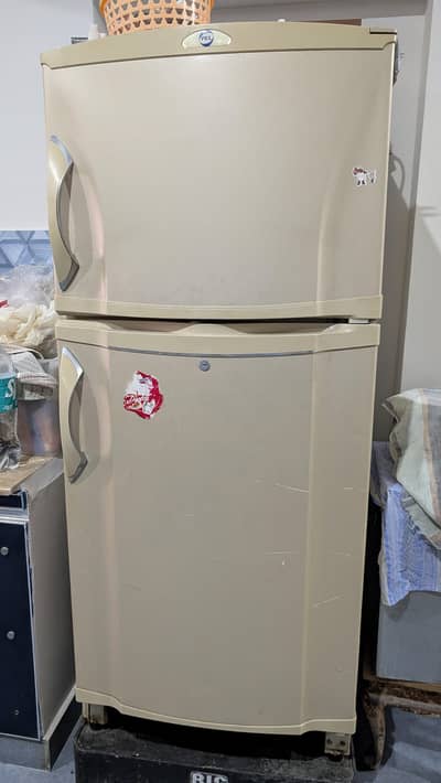 2 door pel. fridge in good condition