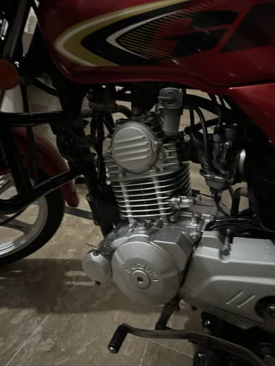 10 by 10 condition hai Ghr ki chali hoyi hai