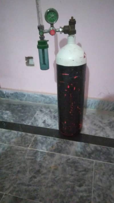 Medical Oxygen Cylinder with Regulator & Flowmeter -Home/Hospital Use