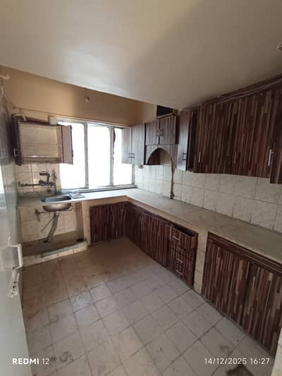 4th FLOOR 2 BED D/D FLAT FOR RENT IN BLOCK 13-A, GULSHAN E IQBAL