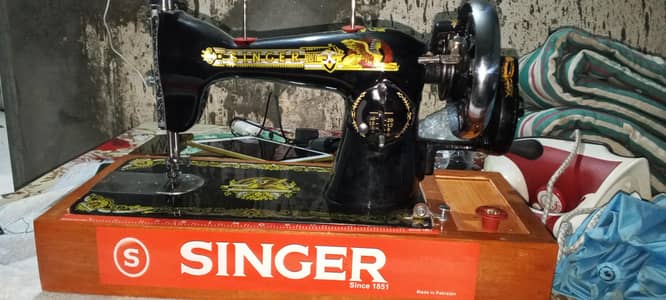 Singer brand-new machine for sale in 10/10 condition