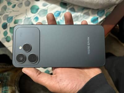TECNO SPARK 40