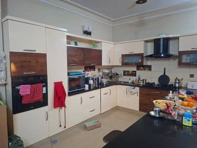 OUTCLASSED 253 SQUARE YARDS BUNGALOW PARK FACING LINE WATER SOLAR SYSTEM Gulistan-E-Johar Block 12