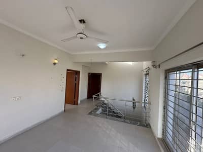 Iqbal Villas 152sq Yd Close To Entrance Of BTK 3Bed One Unit Villas FOR SALE