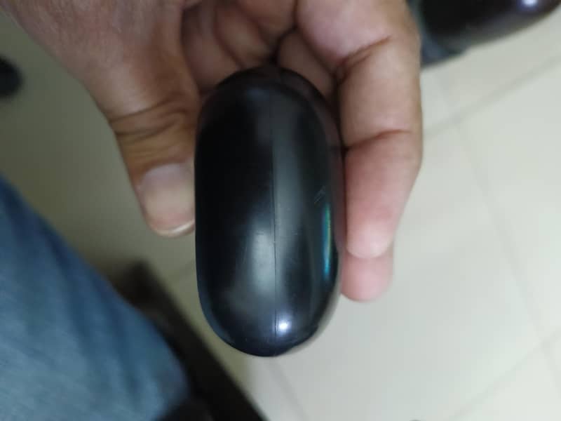 Command wireless earbuds 4
