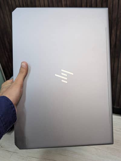 HP ZBook Studio G5 | Core i7-8th Gen | 16 GB Ram | 256 GB Ssd |Gpu 4GB