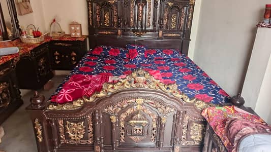 bad and sad tabal and sisha shat dono sell me hai