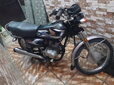 Honda 125.    [ 2025 ]