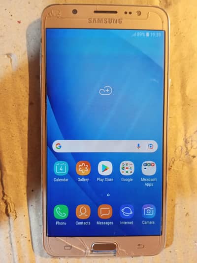 Panel Change Hai aur Tuta Hua Hai