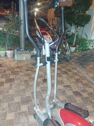 4 handles Elliptical Exercise Cycle Orbitrac Gym Fitness Machine