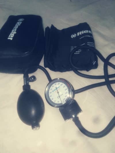 NEW RIESTER EXACTA ANEROID SPHYGMOMANOMETER (Made in Germany)