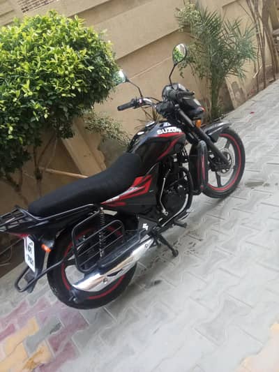 Suzuki GR 150 model 2022 tubeless tyres