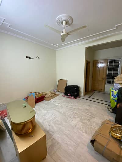 10 Marla Ground Portion Available For rent