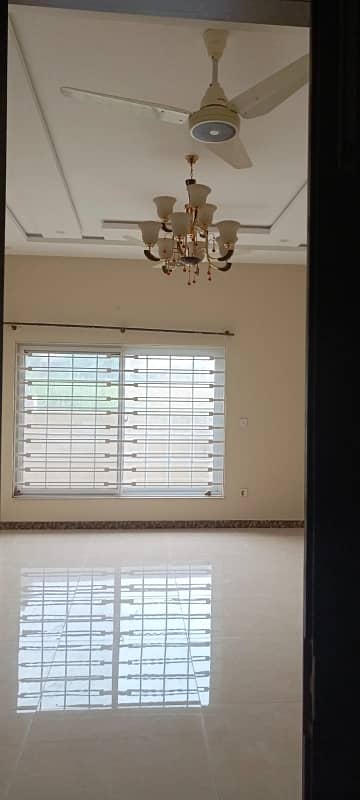 10 Marla Full House For Rent