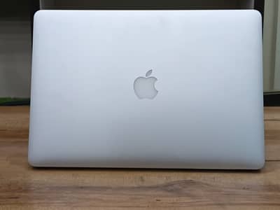 Apple MacBook Pro 15" Mid-2015 | Core i7 | 16GB/512GB | Dual Graphics