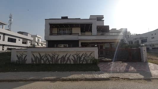 Prime Location House For Grabs In 1 Kanal Islamabad