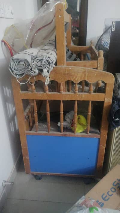 Baby cot with Swing for sale