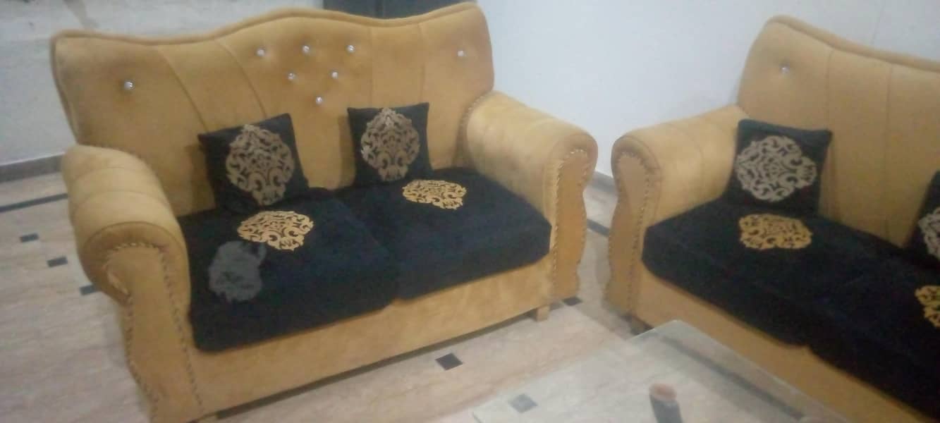 Three two one sofa set. 2