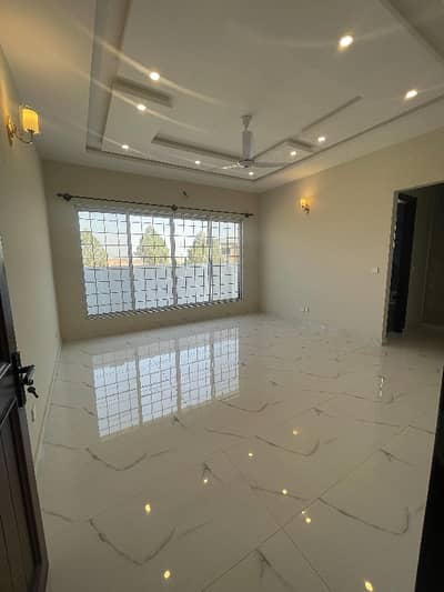 1 Kanal Full House Available For Rent