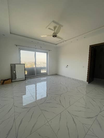 1 Kanal Upper Portion Available For Rent