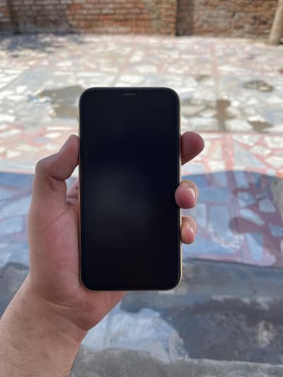 I phon xr good condition 10 by 10