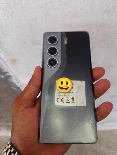 Tecno camon 40 pro