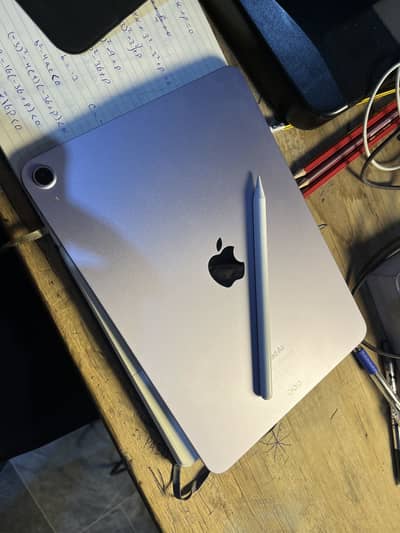 Ipad M2 air 6th generation 2024 10/10 condition with box+ pencil