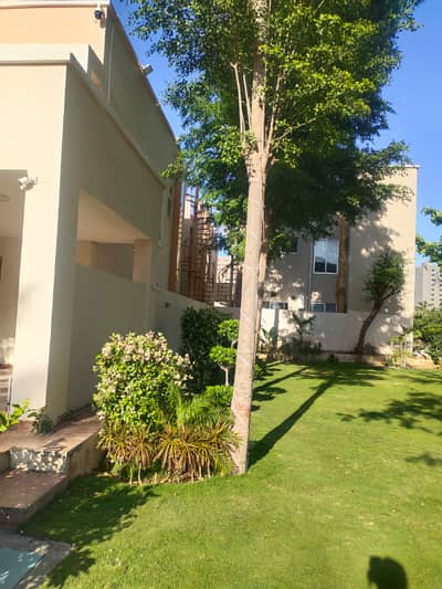 P. 2 735 sqyd 6 bedroom corner luxury villa available for sale in Bahria Town Karachi