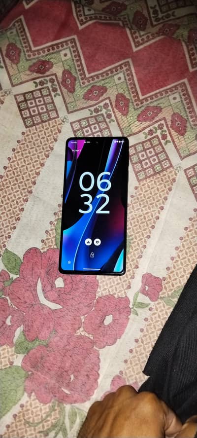 Motorola  edge 30 pro 8/128 Snapdragon 8 genuine non pta camera 50 meg