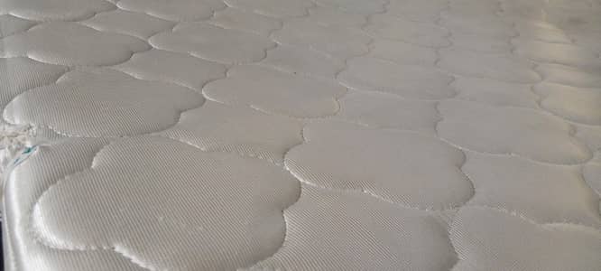 Medicated mattress King size (Dubble Bed) As Good Condition
