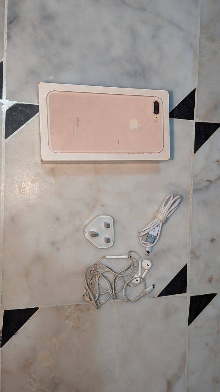 iPhone 7plus complete box 1