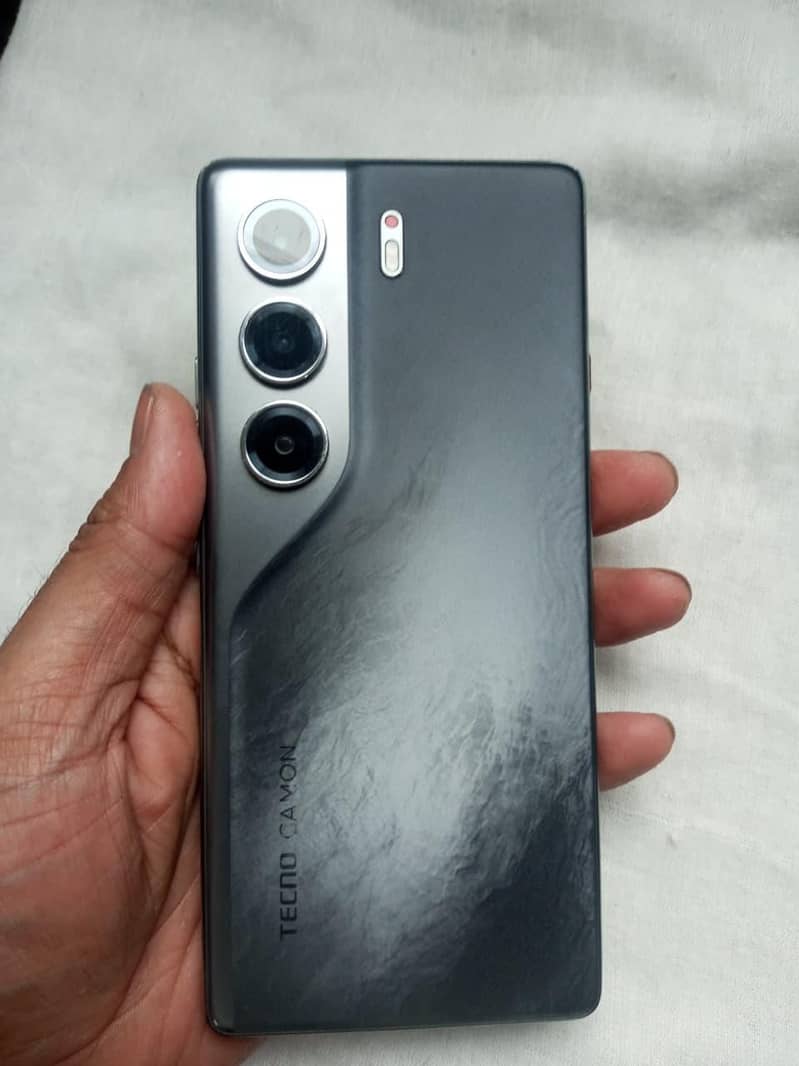 Tecno Camon 40 3