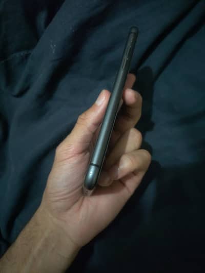 iPhone 11 Jv 64gb All okay set 82 battery health