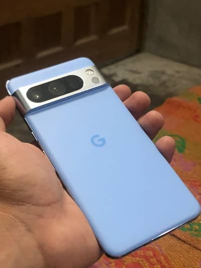 GOOGLE PIXEL 8 PRO    9/10  CONDITION (BAY BLUE COLOR)
