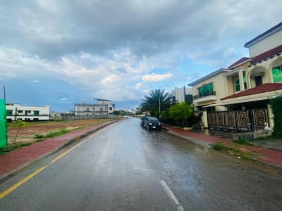 1 Kanal Plot for Sale in Bahria Town Phase 8 Sector A | Ideal Location