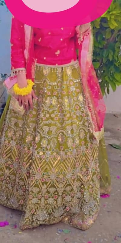 mehndi lehnga