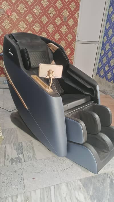 Massage Chair. . new condition