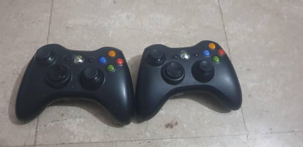 2 Xbox 360 Original Controller - Good Condition