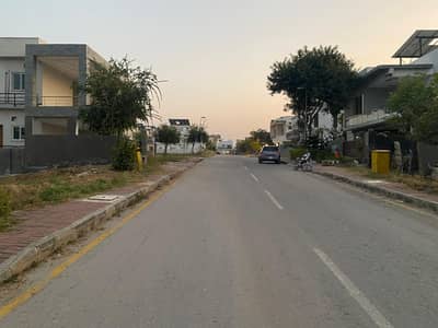 Bahria Town Phase 8 - Sector F-1 Residential Plot Sized 10 Marla For Sale