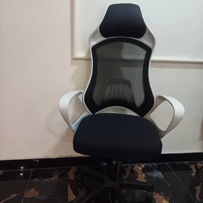 GAMING CHAIR , REVOLVING CHAIR