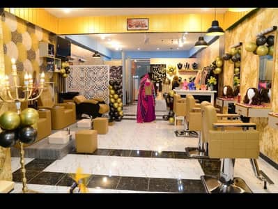 Beauty Salon for Sale in Commercial Market Prime Location